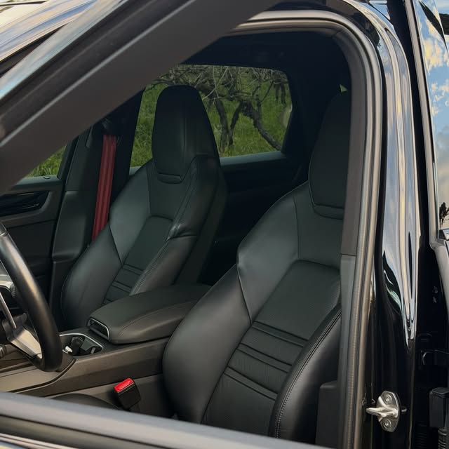 PORSCHE CAYENNE E-HYBRID - Imagem 7