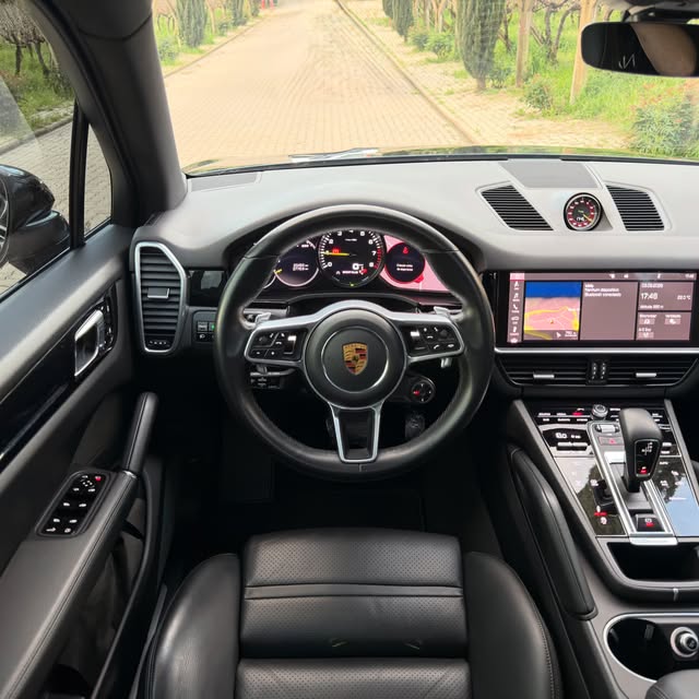 PORSCHE CAYENNE E-HYBRID - Imagem 10