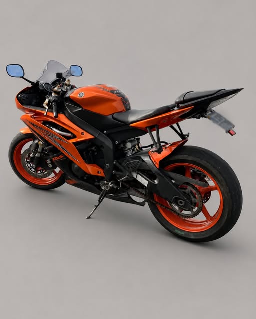YAMAHA YZF R6 - Imagem 3