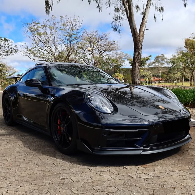 PORSCHE 911 CARRERA GTS - Imagem 4