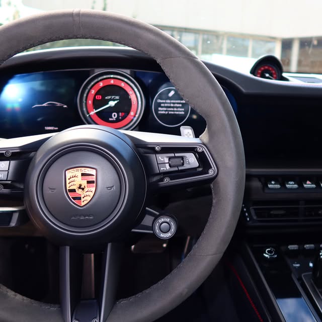 PORSCHE 911 CARRERA GTS - Imagem 5
