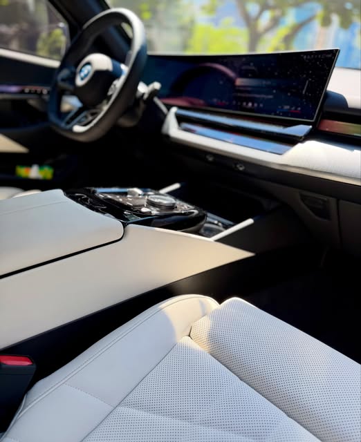 BMW 530E MSPORT - Imagem 5