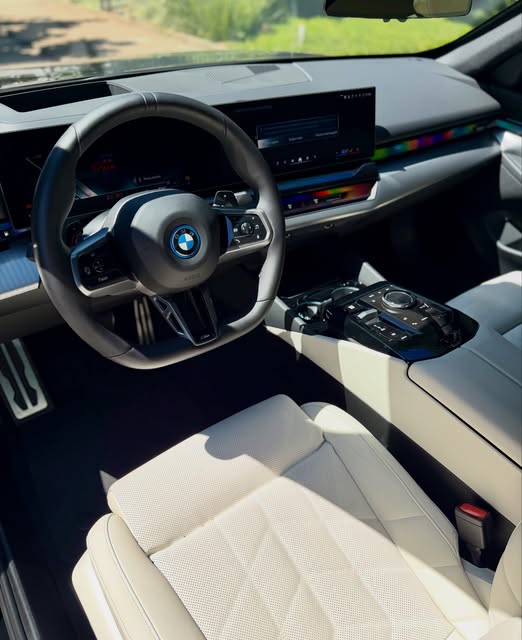 BMW 530E MSPORT - Imagem 8