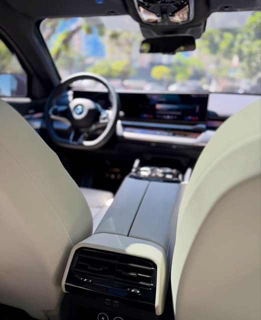 BMW 530E MSPORT - Imagem 10