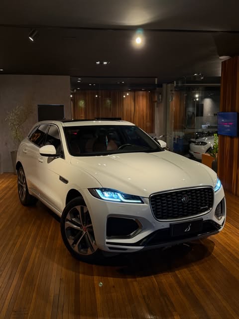 JAGUAR F-PACE SE P400E R-DYNAMIC - Imagem 1