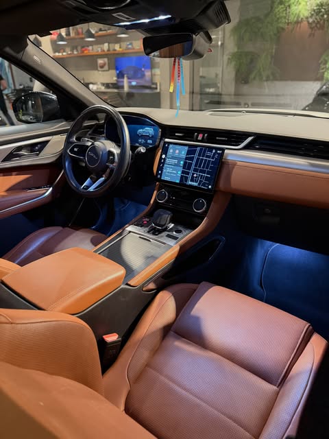 JAGUAR F-PACE SE P400E R-DYNAMIC - Imagem 11