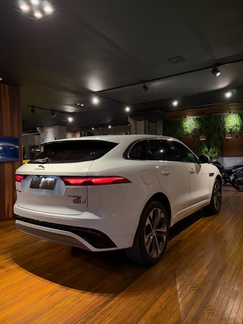 JAGUAR F-PACE SE P400E R-DYNAMIC - Imagem 4