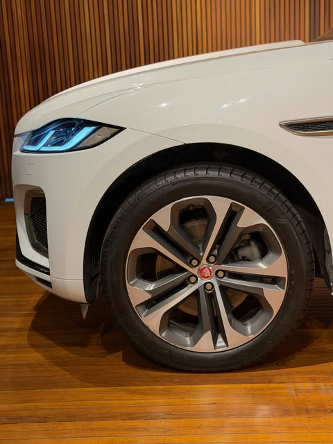 JAGUAR F-PACE SE P400E R-DYNAMIC - Imagem 7