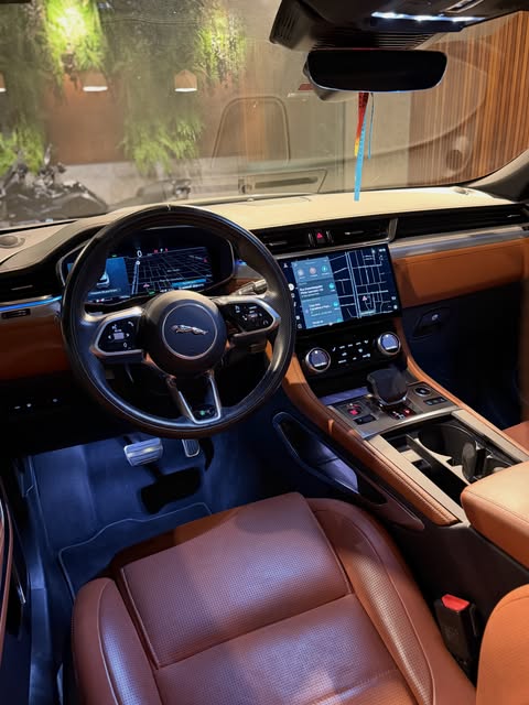 JAGUAR F-PACE SE P400E R-DYNAMIC - Imagem 8