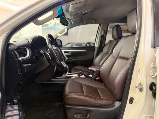 TOYOTA HILUX SRX 2.8 TURBO DIESEL 4X4 AUTOMÁTICO - Imagem 7