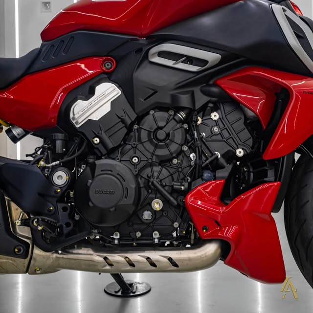 DUCATI DIAVEL V4 GRAN TURISMO - Imagem 15