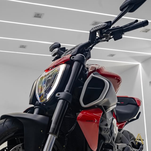 DUCATI DIAVEL V4 GRAN TURISMO - Imagem 9