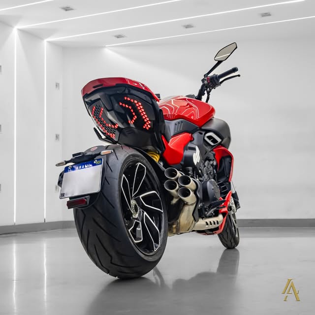 DUCATI DIAVEL V4 GRAN TURISMO - Imagem 10