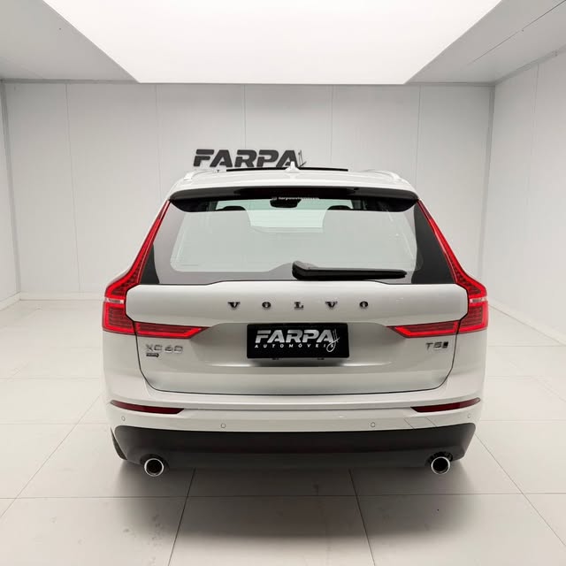VOLVO XC60 T-5 MOMENTUM - Imagem 5