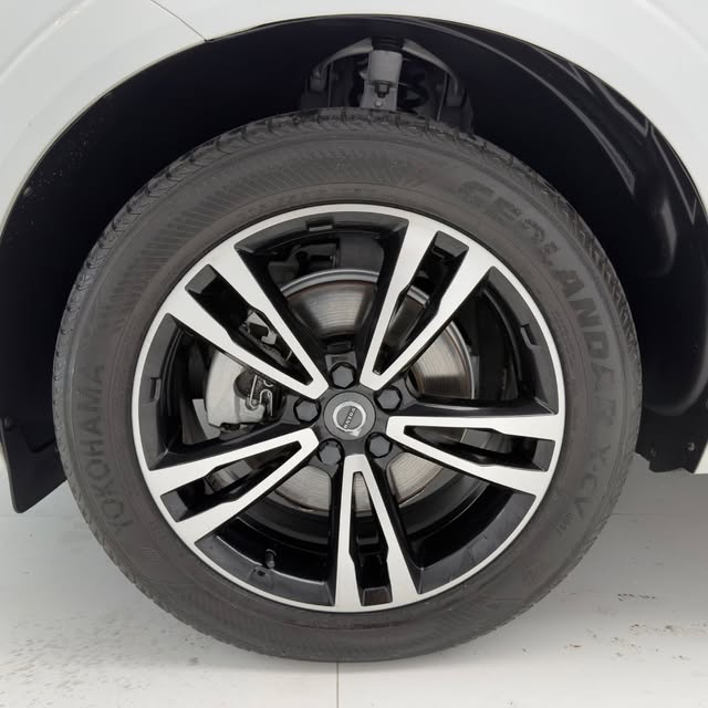 VOLVO XC60 T-5 MOMENTUM - Imagem 8