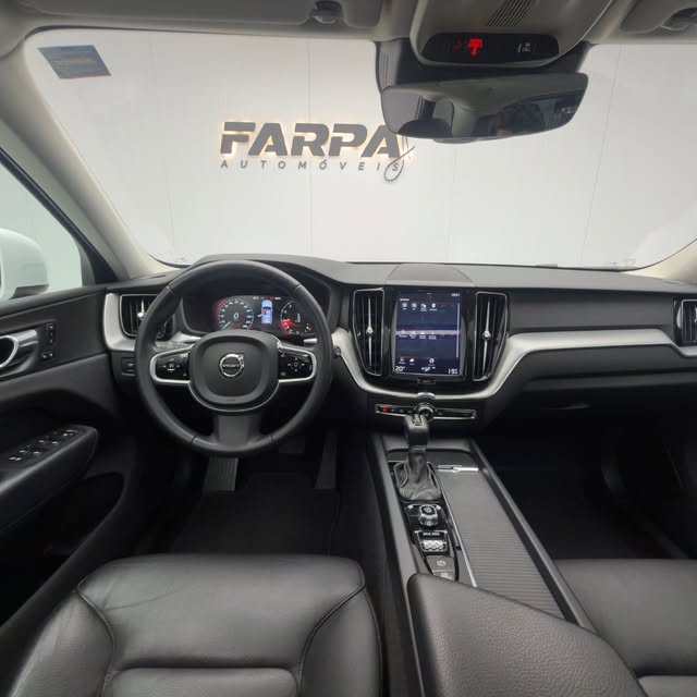 VOLVO XC60 T-5 MOMENTUM - Imagem 10