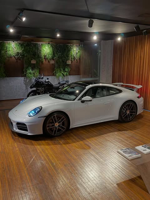 PORSCHE 911 CARRERA 992.2 - Imagem 11