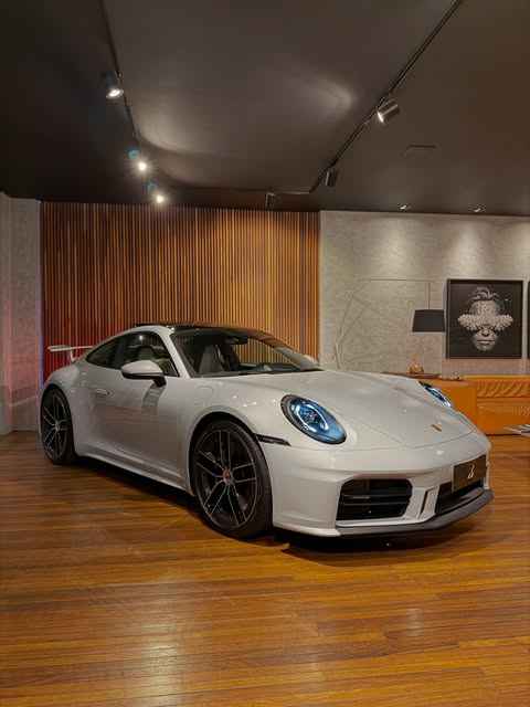 PORSCHE 911 CARRERA 992.2 - Imagem 17