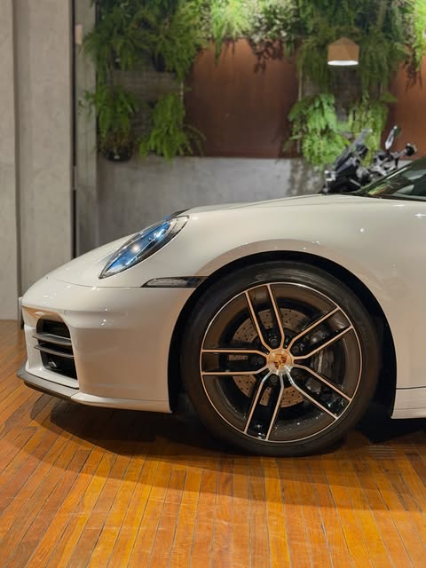 PORSCHE 911 CARRERA 992.2 - Imagem 8