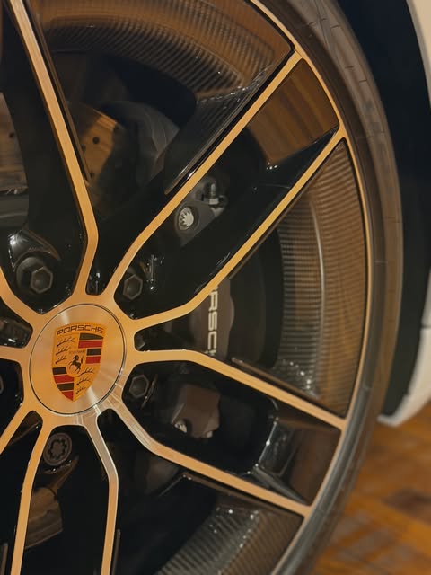PORSCHE 911 CARRERA 992.2 - Imagem 9