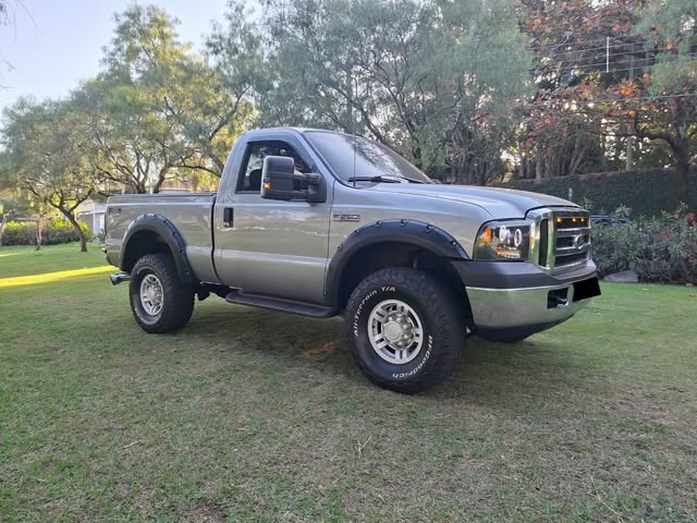 FORD F-250 XLT-L - Imagem 2