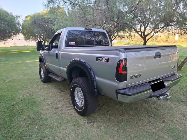 FORD F-250 XLT-L - Imagem 6