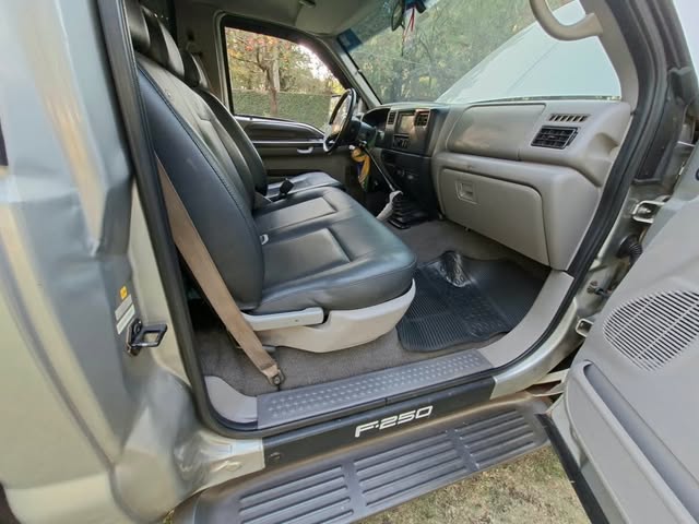 FORD F-250 XLT-L - Imagem 10