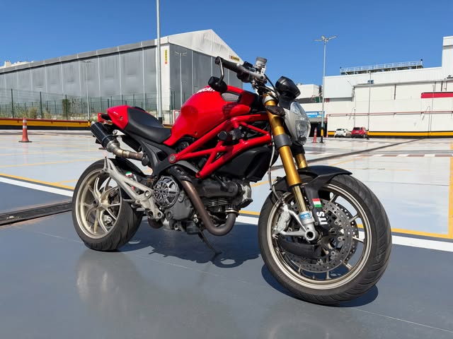 DUCATI MONSTER 1100 S - Imagem 1