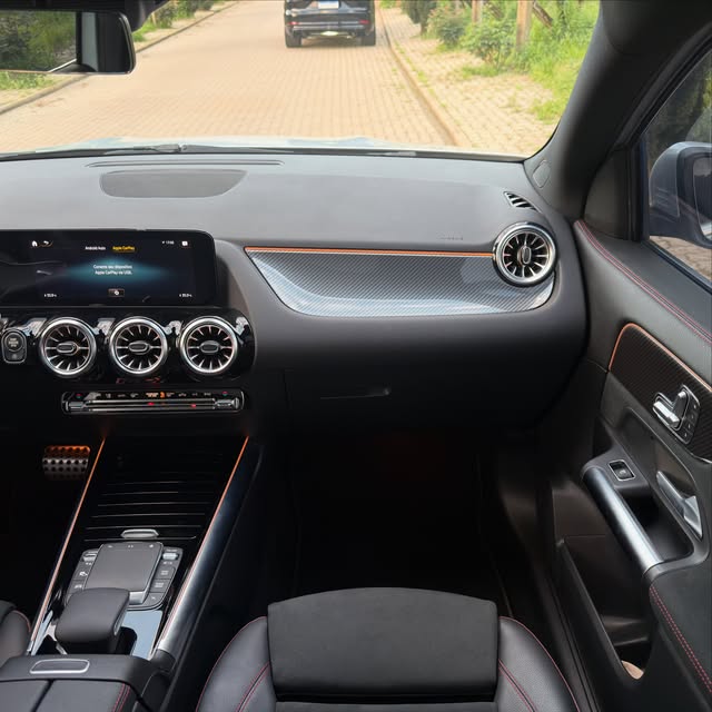 MERCEDES-BENZ GLA 200 AMG LINE - Imagem 11