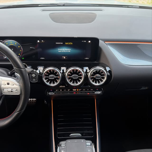 MERCEDES-BENZ GLA 200 AMG LINE - Imagem 12