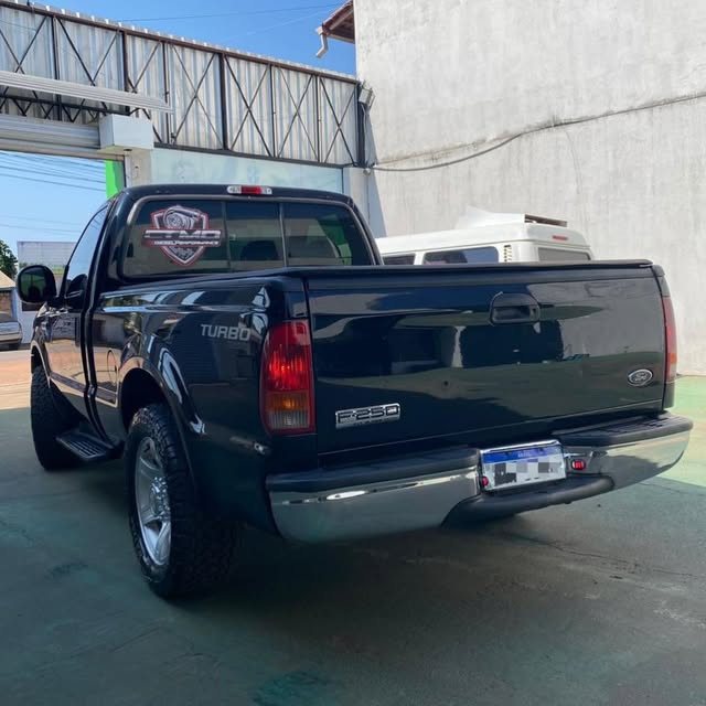 FORD F-250 XLT-L - Imagem 3