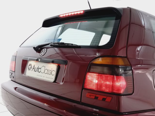 VOLKSWAGEN GOLF GTI - Imagem 3