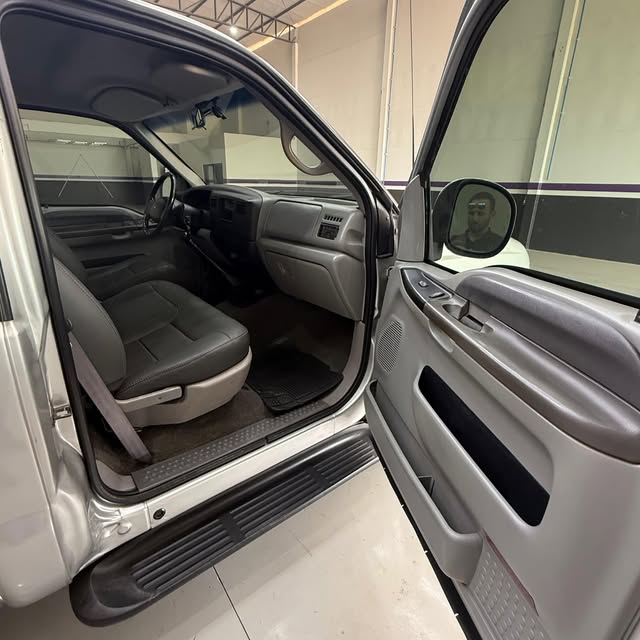 FORD F-250 XLT-L - Imagem 13