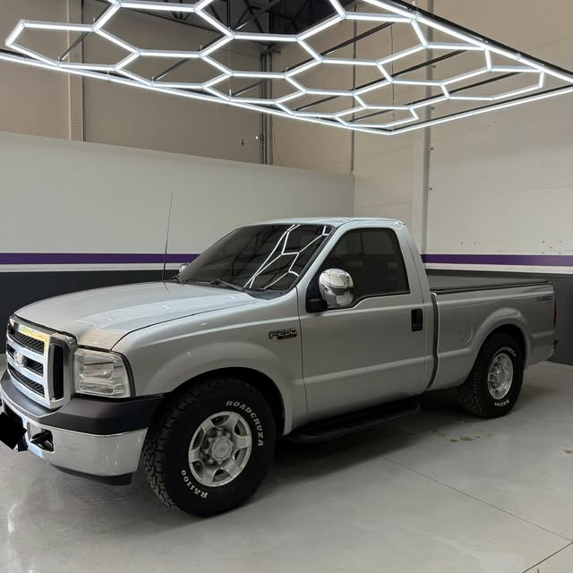 FORD F-250 XLT-L - Imagem 3