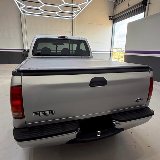FORD F-250 XLT-L - Imagem 9