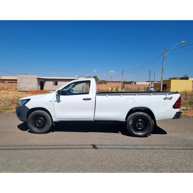 TOYOTA HILUX - Imagem 1