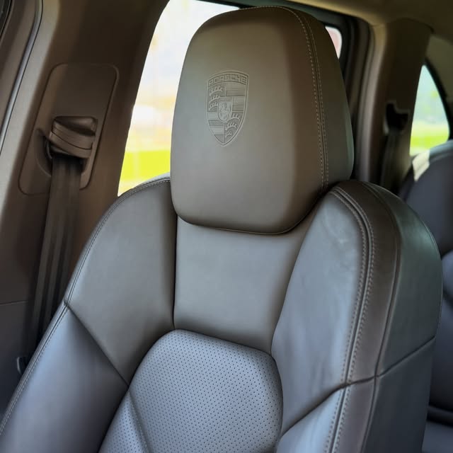 PORSCHE CAYENNE S E-HYBRID - Imagem 6