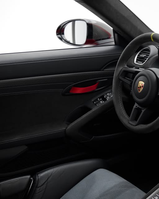PORSCHE 718 GT4 RS - Imagem 4