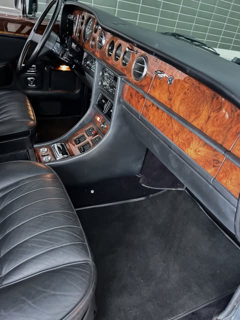 ROLLS-ROYCE CORNICHE II - Imagem 17
