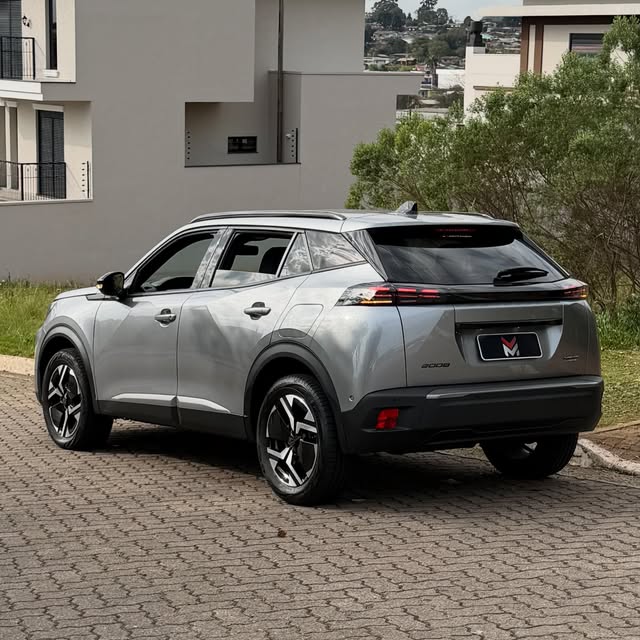 PEUGEOT 2008 ALLURE - Imagem 5
