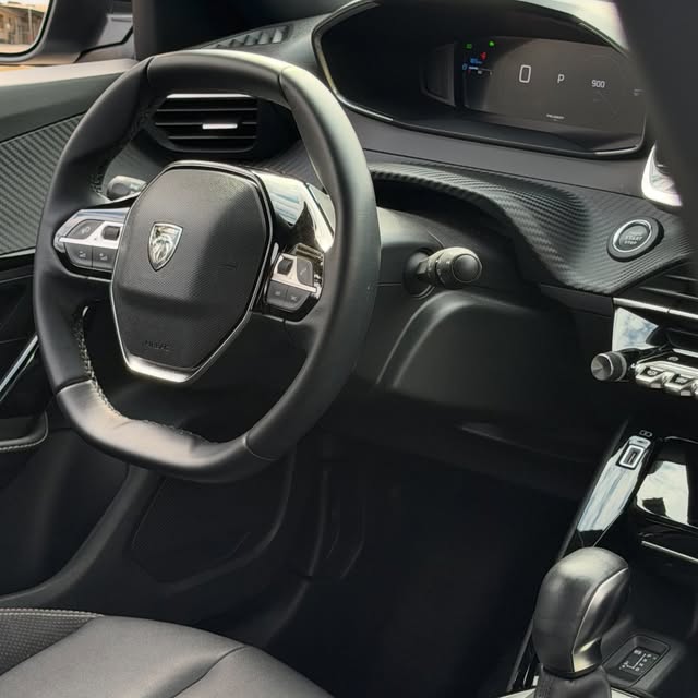 PEUGEOT 2008 ALLURE - Imagem 6