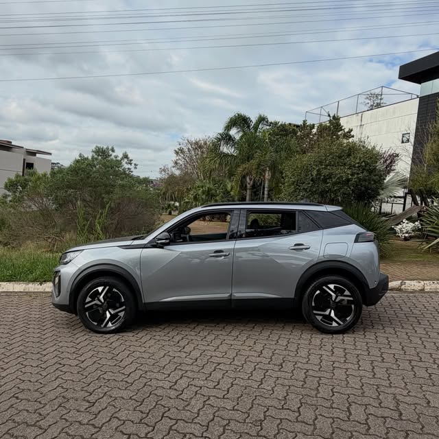PEUGEOT 2008 ALLURE - Imagem 8