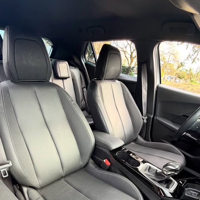 PEUGEOT 2008 ALLURE - Imagem 10