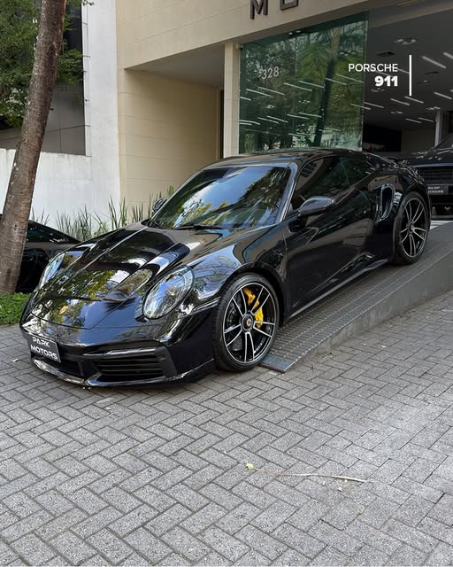 PORSCHE 911 TURBO S - Imagem 1