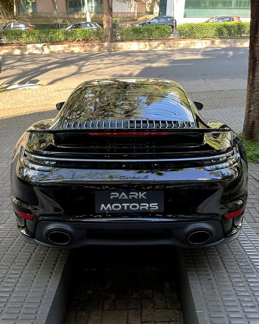PORSCHE 911 TURBO S - Imagem 6