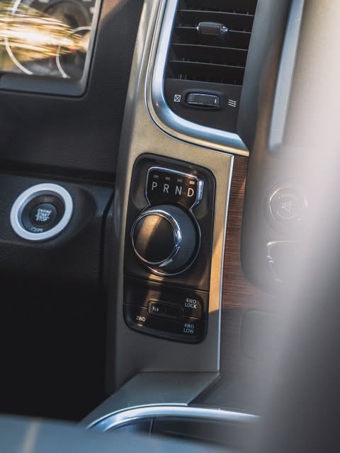 RAM 1500 LARAMIE 5.7 V8 - Imagem 18