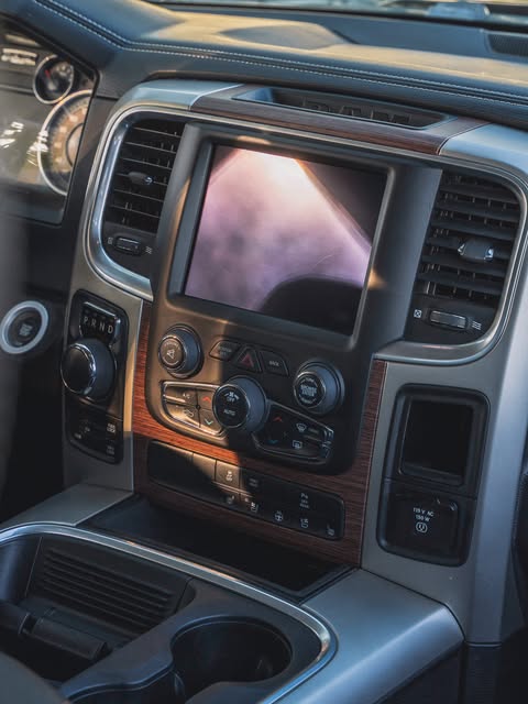 RAM 1500 LARAMIE 5.7 V8 - Imagem 19