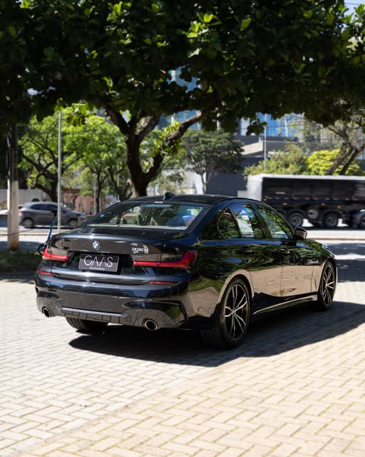 BMW 330I M SPORT - Imagem 4