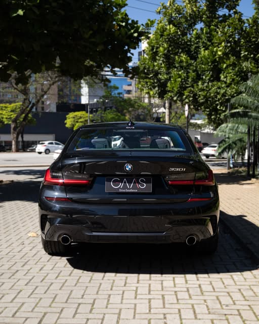 BMW 330I M SPORT - Imagem 5