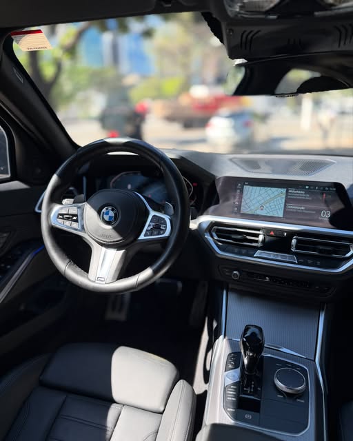 BMW 330I M SPORT - Imagem 7